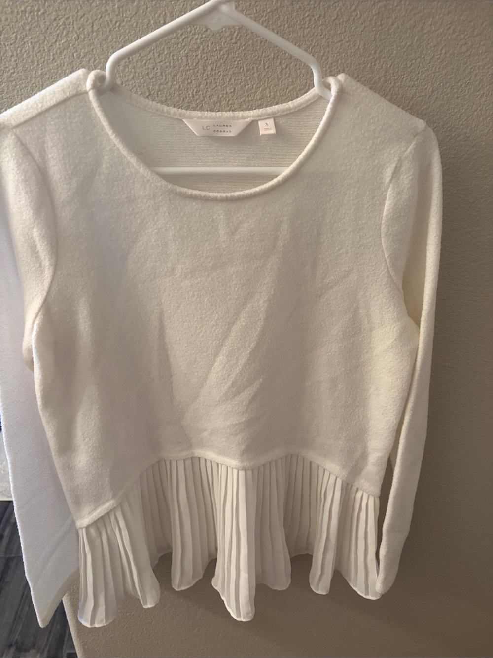 LC Lauren Conrad Cream Long-Sleeve Top with Pleated Ruffle Hem